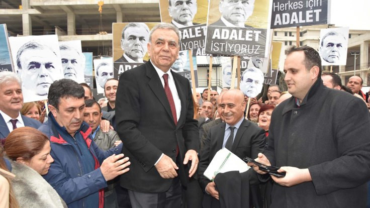 İzmir Büyükşehir Belediye Başkanı Aziz Kocaoğlu beraat etti
