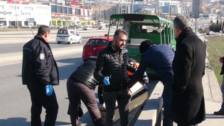 İstanbul'da E-5 kenarında ceset bulundu