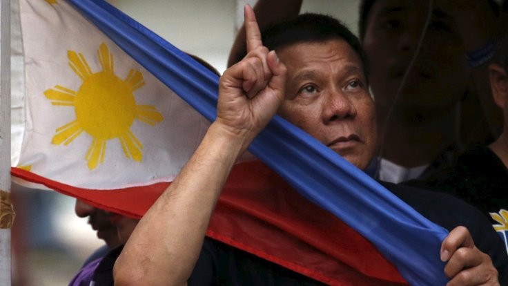 Duterte'den BM yetkilisine küfür