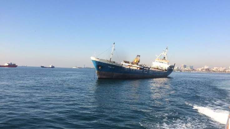 Bir haftada ikinci kez: Zeytinburnu'nda gemi yan yattı