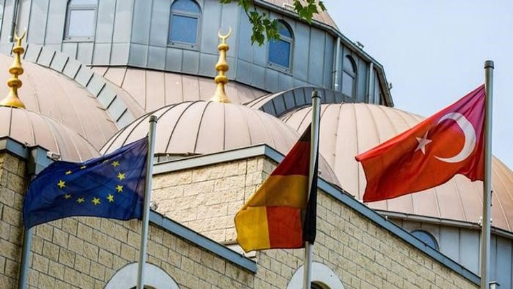 Almanya'da casuslukla suçlanan imamlar Türkiye'ye çağrıldı