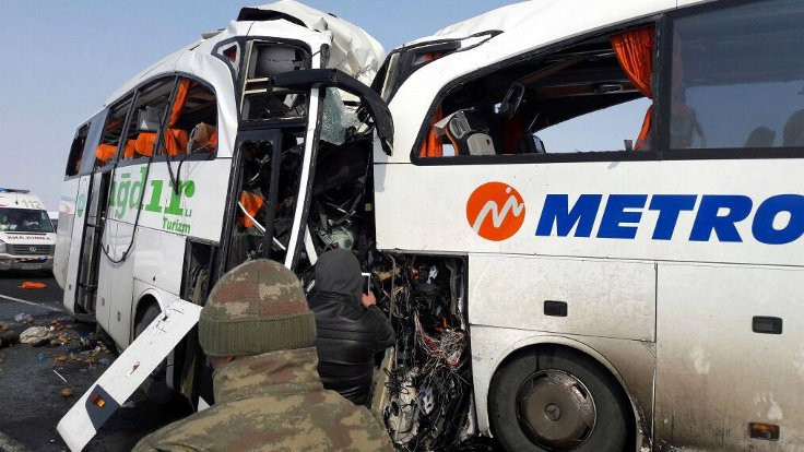 Iğdır'da otobüsler çarpıştı: 8 ölü