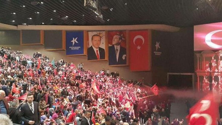 Erdoğan'ın fotoğrafı partiyi karıştırdı
