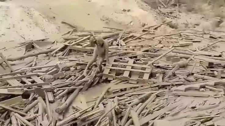 Peru'da sel felaketi: Çamur deryasından canlı çıktı