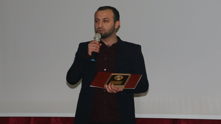Gazete Duvar muhabiri Hacı Bişkin 'İnternet Gazeteciliği' ödülünü aldı
