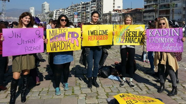 İzmir'de kadınlar OHAL engelini aştı