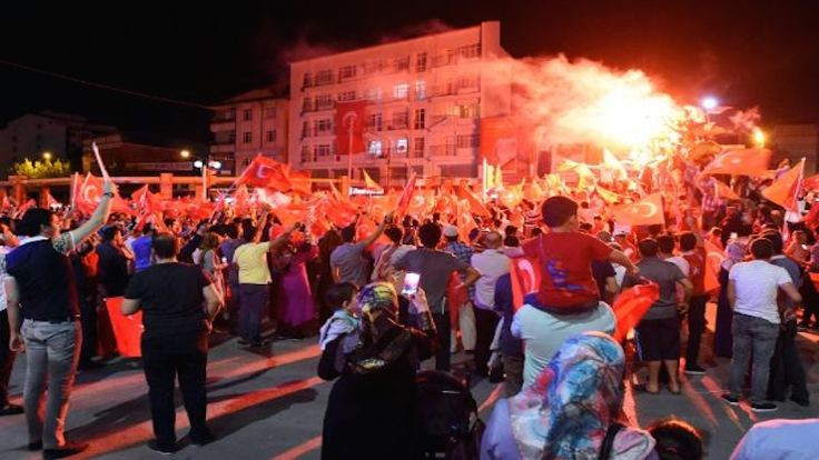 AK Partili yetkili: İzmir'den yüzde 35 'Evet' çıkarsa başarı olur