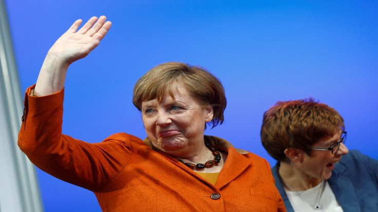 Merkel açıkladı: Aday olmayacağım!