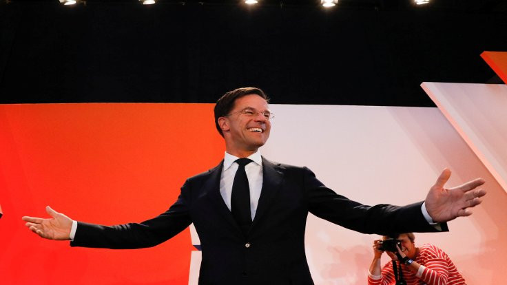 Hollanda Başbakanı'na tebrik yağıyor