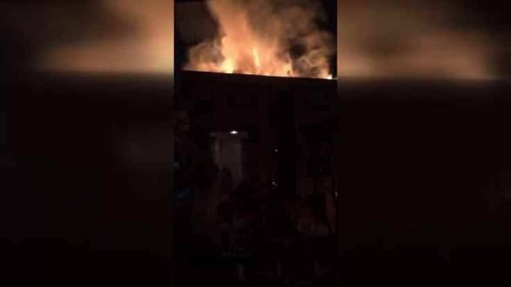 Kadıköy'de korkutan çatı yangını