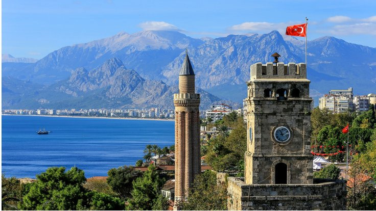 Antalya'da içki yasağına otelcilerden tepki