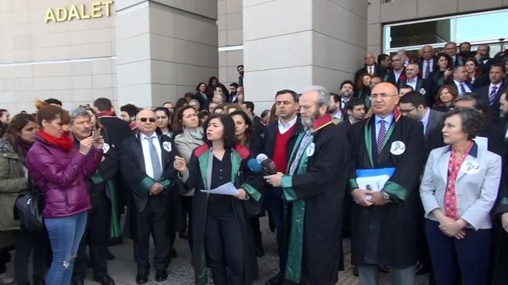 İstanbul Adliyesi'nde 'adalet nöbeti'