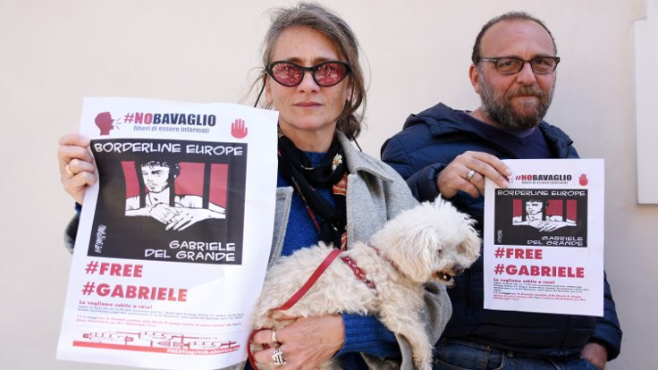Türkiye'de gözaltına alınan İtalyan gazeteciye destek eylemleri