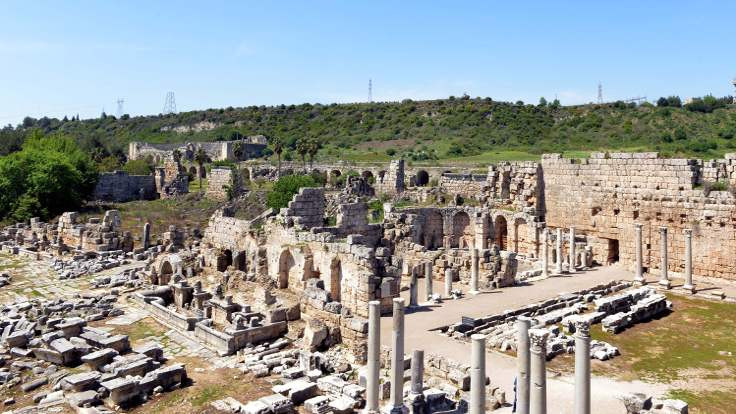 Antik kent Perge'nin anıtsal çeşmesinden tekrar su akacak