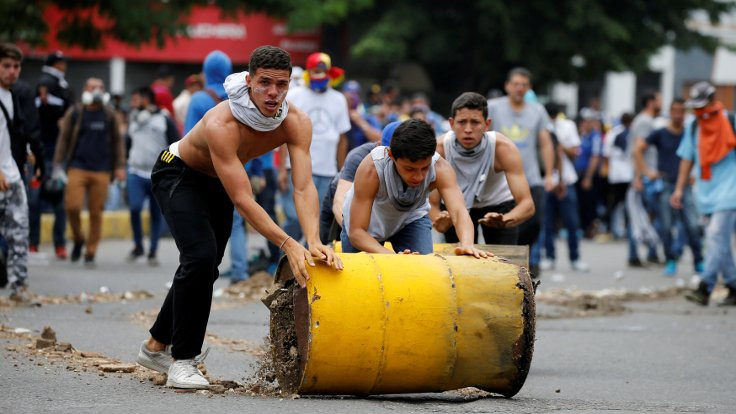 Venezuela'da hükümet karşıtı protestolarda en az 3 ölü