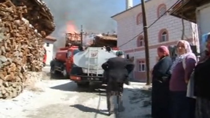 Çankırı'da 45 evin 20'si yandı
