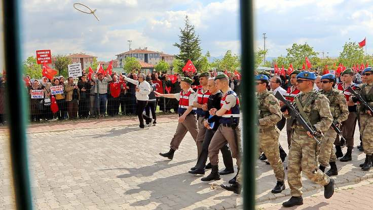 'TSK içinde 3 farklı ekip var'