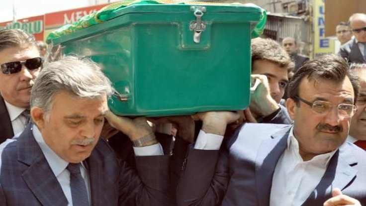 Abdullah Gül'den babasına son veda