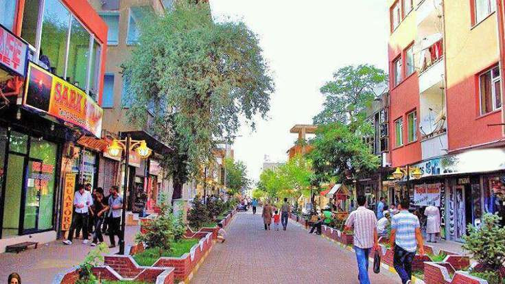 İsmail Beşikçi Caddesi İnegöl Caddesi oldu