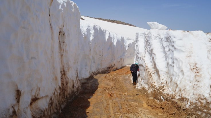 Konya'da mayıs ayında kar tüneli