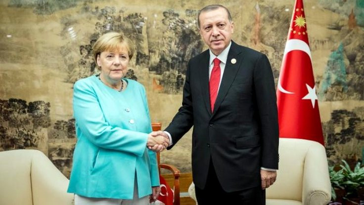 Erdoğan ile Merkel İncirlik'i görüştü