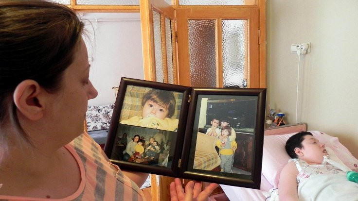 22 yıldır hasta kızının başında: Anneler Günü'nü sevmiyoruz