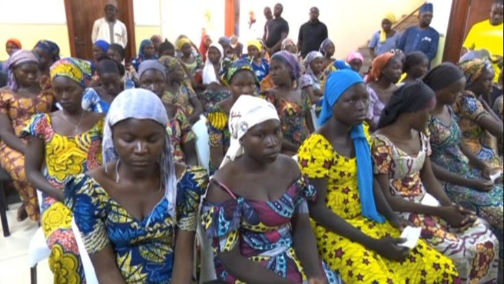 Nijerya'da aileler kız çocuklarını bekliyor