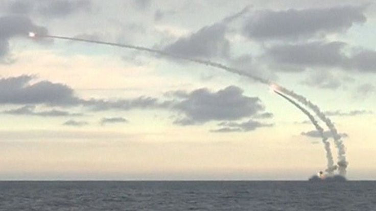 Rusya, IŞİD'i denizaltılarla vurdu