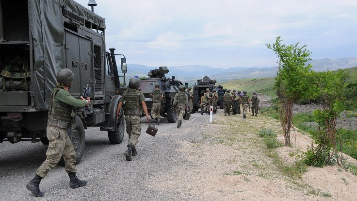 Tunceli'de patlama: 2 asker yaralandı