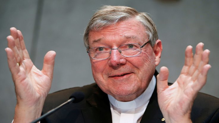 Vatikan'ın üç numarasına cinsel taciz suçlaması