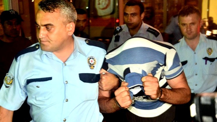 Adana'da bir erkek hamile eşini bıçakladı