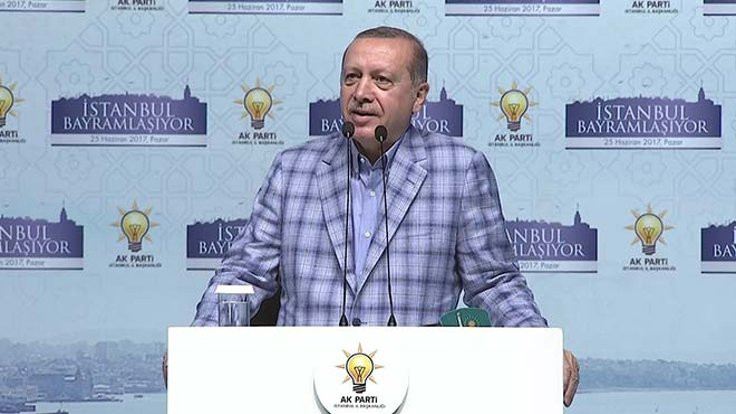 Erdoğan'dan YPG tepkisi: Akan her damla kanın hesabını o silahların asıl sahiplerine çıkartacağız