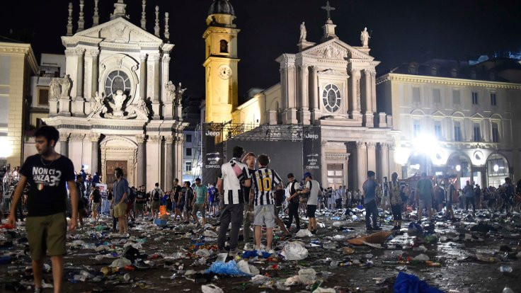 İtalya'da bomba paniği: 1500 yaralı