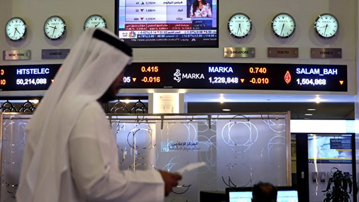 Katar'ın kredi notu düşürüldü