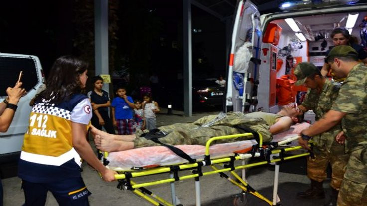 Manisa'da 400 asker hastaneye kaldırıldı
