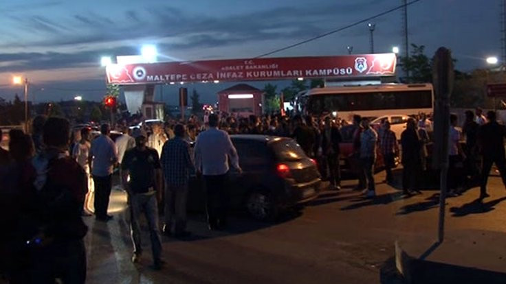 CHP'liler Maltepe Cezaevi önünde nöbete başladı