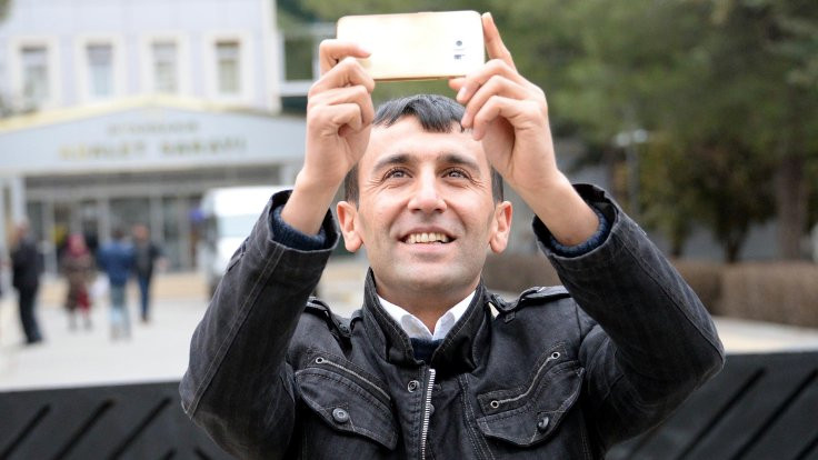 Diyarbakır Adliyesi önünde selfie'ye beraat