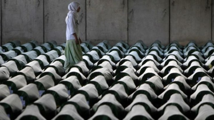 Hollanda'dan kritik Srebrenitsa kararı