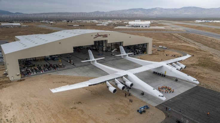 Dünyanın en büyük uçağı üretildi