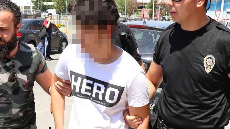 'Hero' tişörtü giyen çocuk serbest bırakıldı