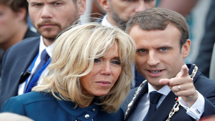 Macron: Eşimi rahat bırakın!