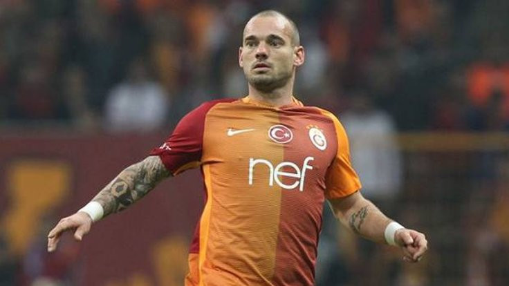 Sneijder: Yönetim idmanlara devam etmemi istedi