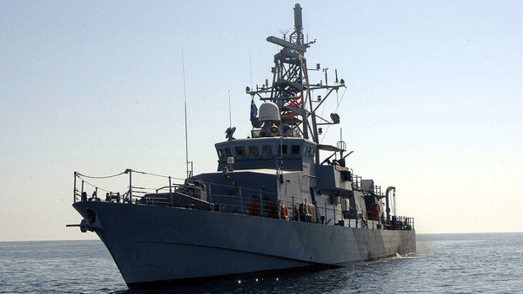 ABD donanması İran botuna ateş açtı