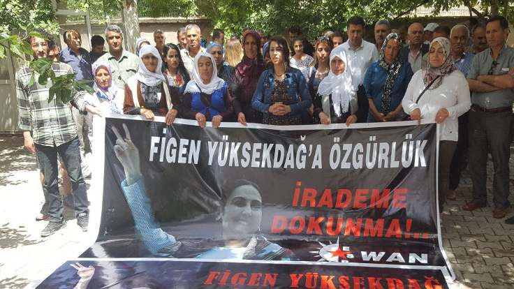 Yüksekdağ'ın duruşmasına kitlesel katılım