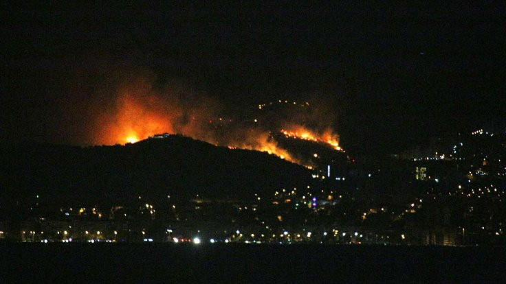 İzmir Karşıyaka'da orman yangını