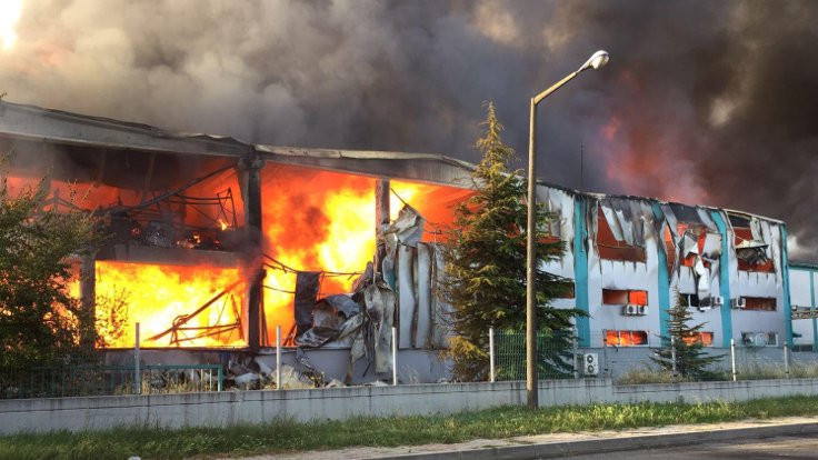 Çerkezköy'de mürekkep fabrikasında yangın