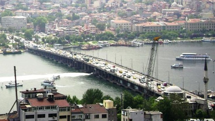 Atatürk Köprüsü trafiğe kapatılıyor