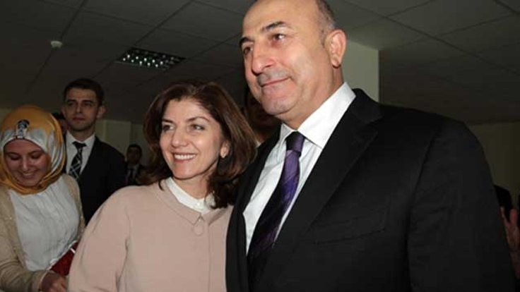 Bakan Çavuşoğlu'nun eşi soyuldu