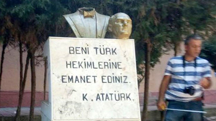 Mersin'de Atatürk büstüne saldırı