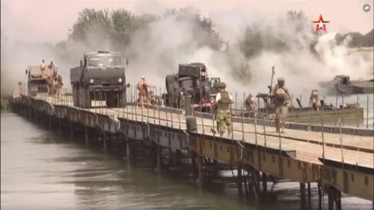Rusya Fırat'ın doğusuna köprü kurdu!